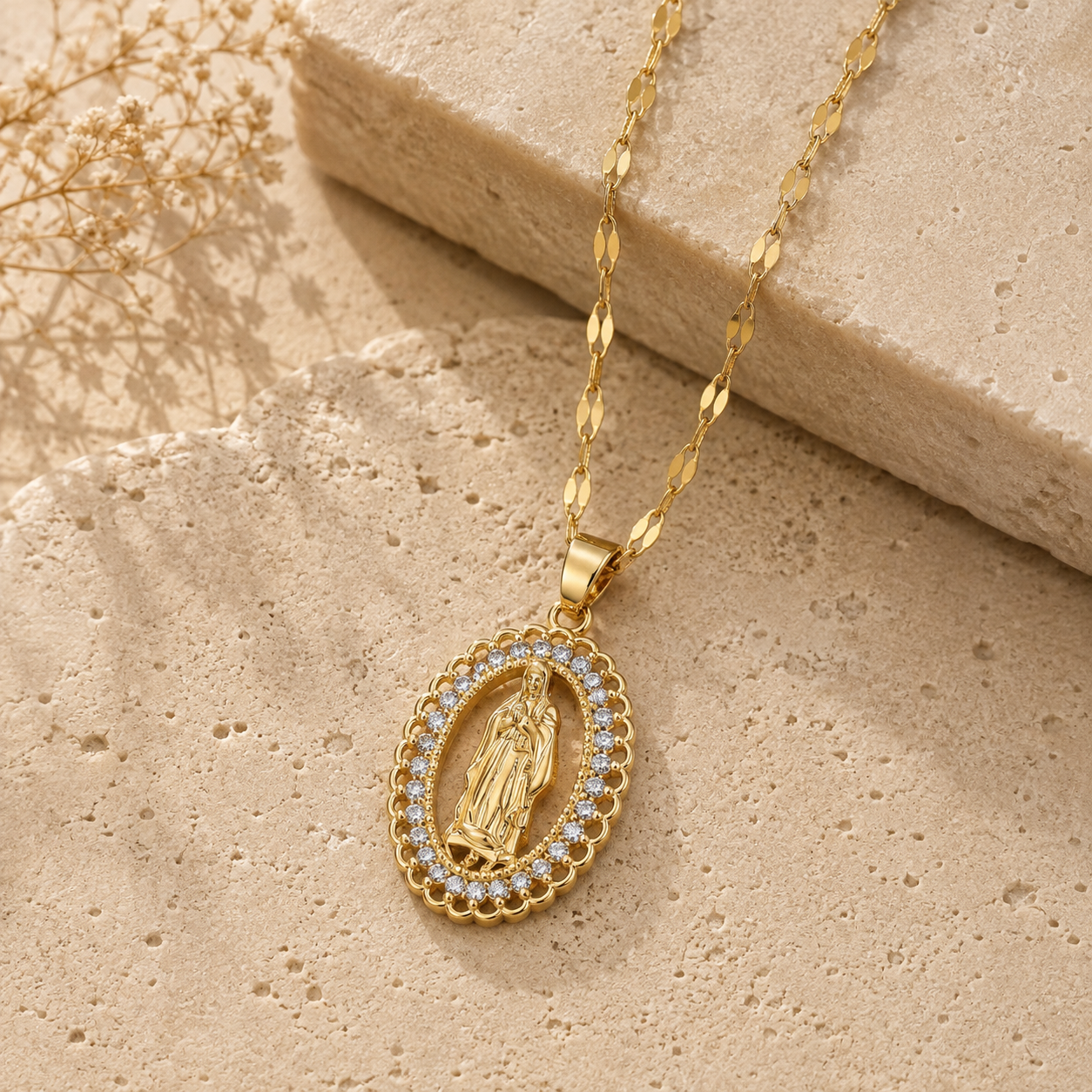 Collar Medalla Virgen con Circonitas — Chapado en Oro
